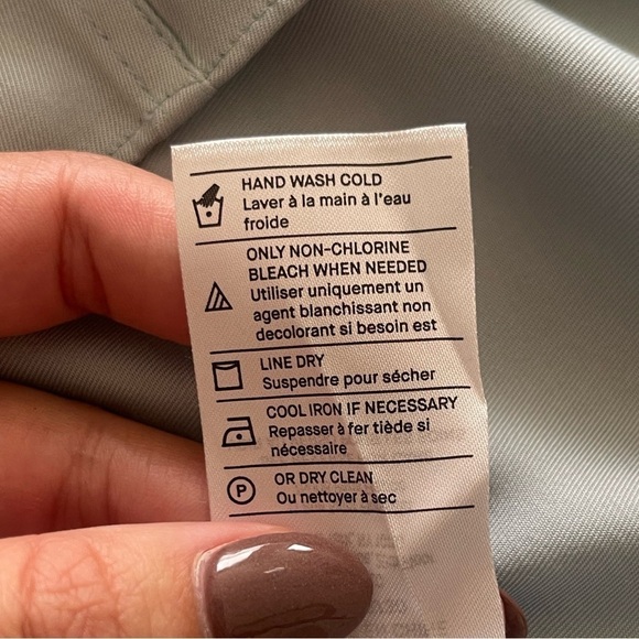 Vince Silk Blend Blouse Soft Blue Size M New with Tags - Picture 8 of 9